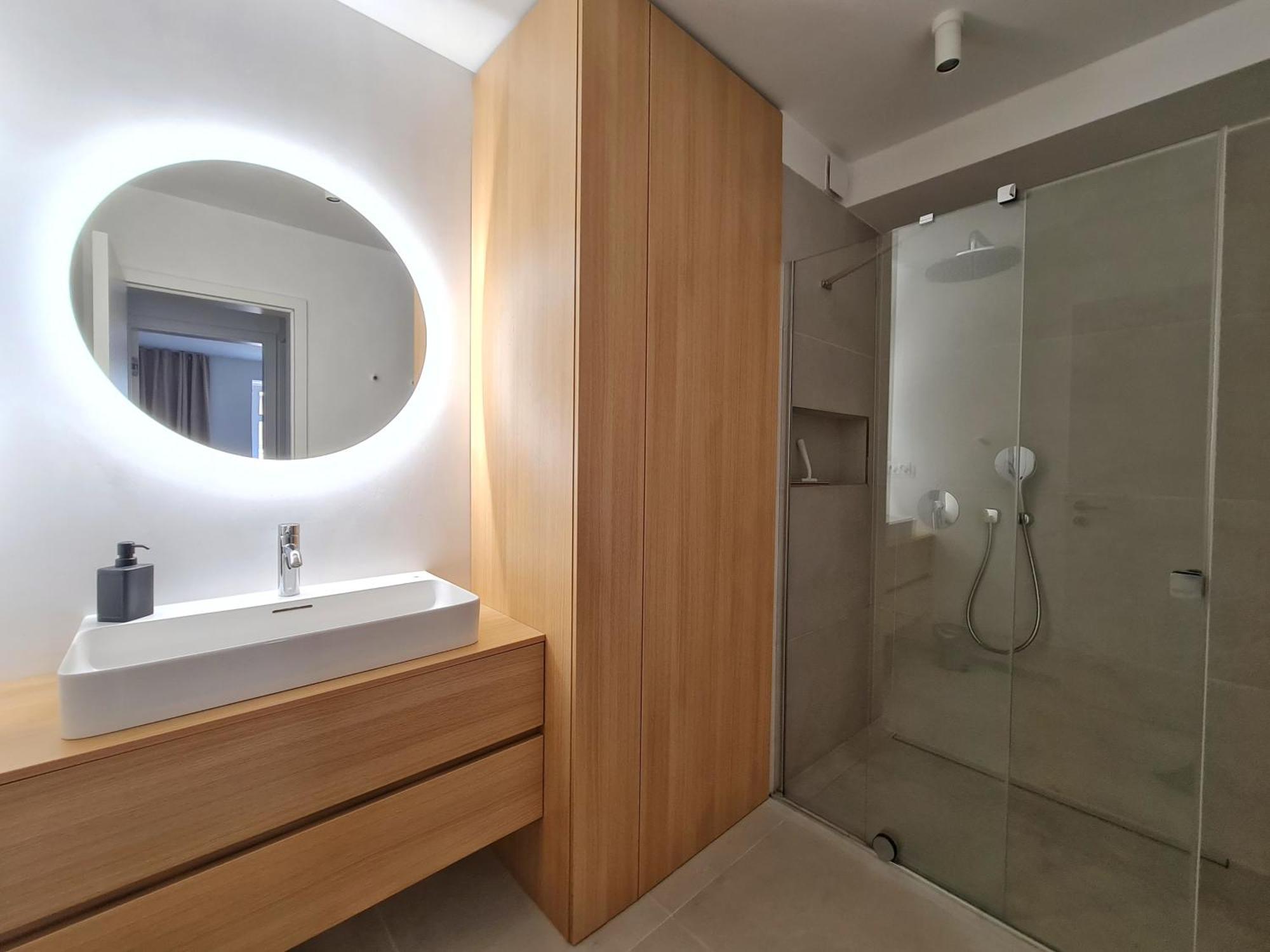 Beautiful New Apt In Old Town Near Train Station - Free Parking Bratislava Exteriör bild