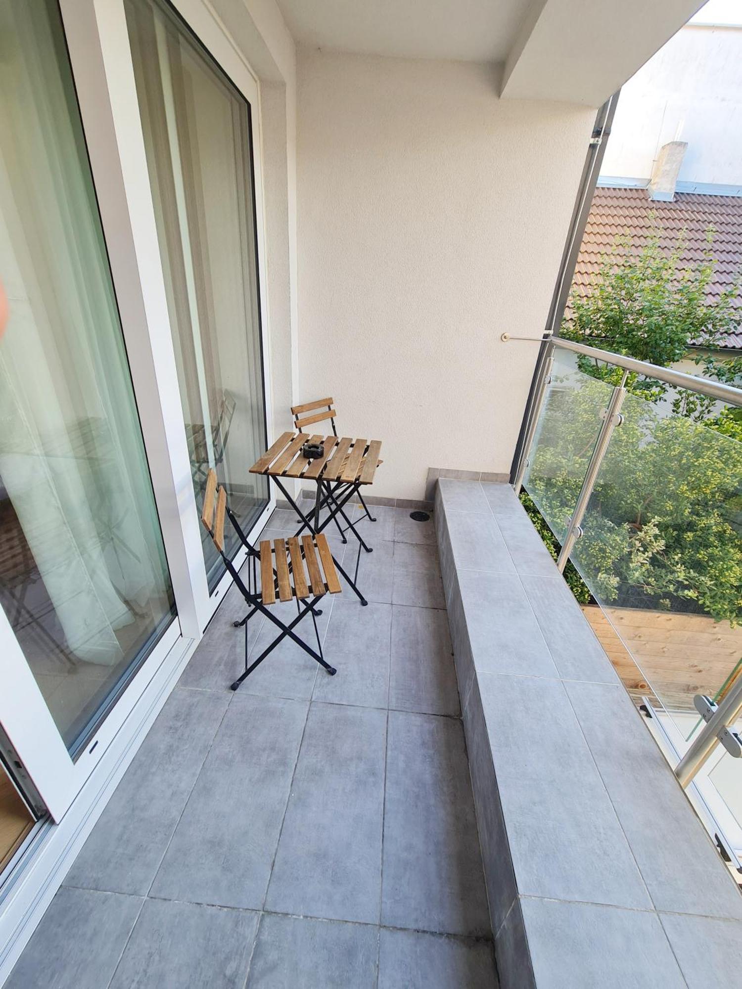 Beautiful New Apt In Old Town Near Train Station - Free Parking Bratislava Exteriör bild
