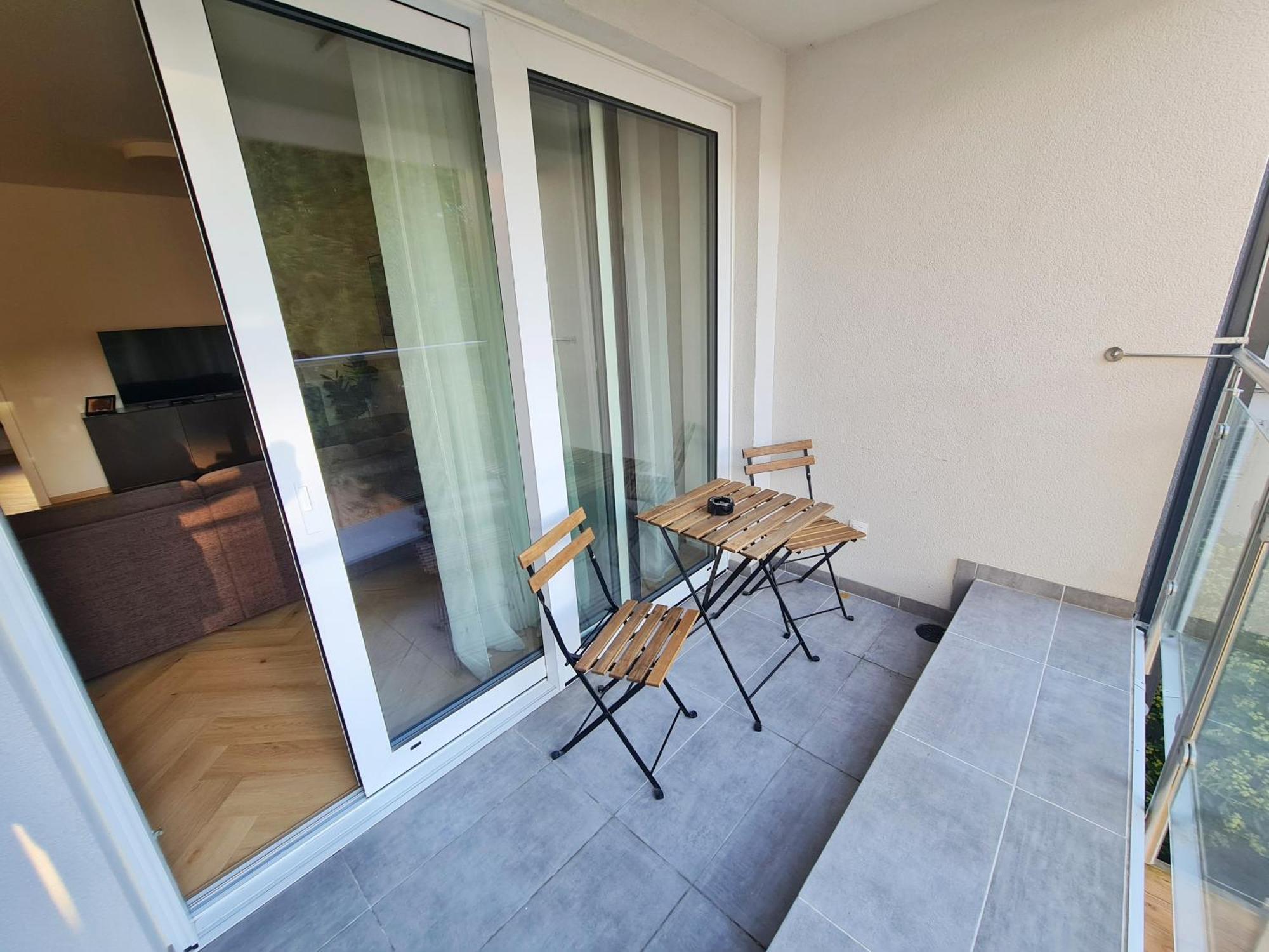 Beautiful New Apt In Old Town Near Train Station - Free Parking Bratislava Exteriör bild